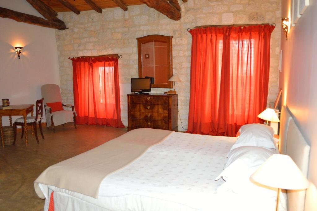 Les Vents Bleus Hotel Donnazac Room photo